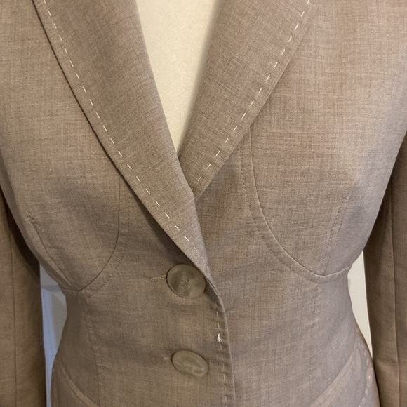 Vintage Versatile Casual Tan Blazer. Size 8. - Picture 9 of 13